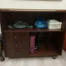 тумба под телевизор и зеркало