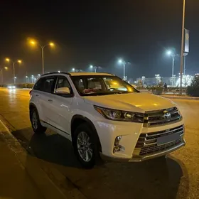 Toyota Highlander 2019