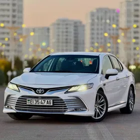 Toyota Camry 2021