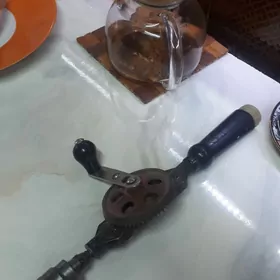 дрель ручная