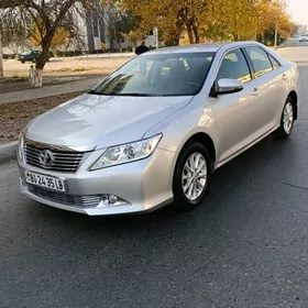 Toyota Camry 2014