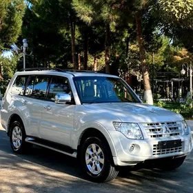 Mitsubishi Pajero 2013