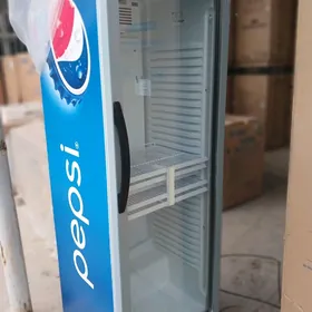 UGUR WITRINA HOLODILNIK