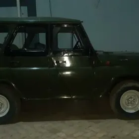 UAZ 469 1990