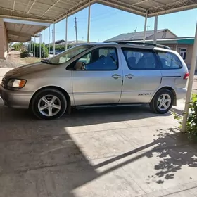 Toyota Sienna 2001