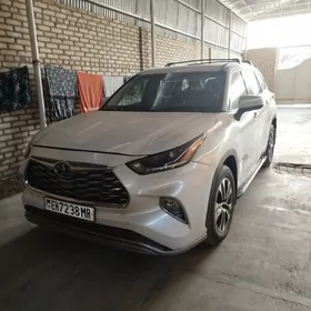 Toyota Highlander 2022