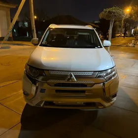 Mitsubishi Outlander 2022