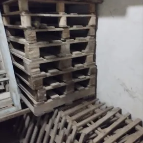 доски,окно,поддоны