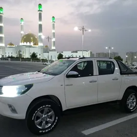 Toyota Hilux 2022