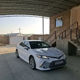 Toyota Camry 2018