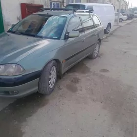 Toyota Avensis 2002