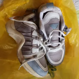 кроссовки и рюкзак бесплатно