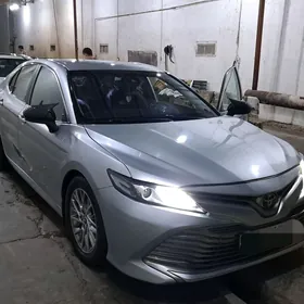 Toyota Camry 2018
