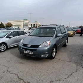 Toyota Sienna 2004