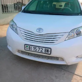 Toyota Sienna 2010