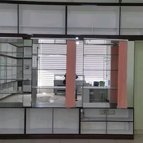 Vetrina mdf dlya spirtnogo