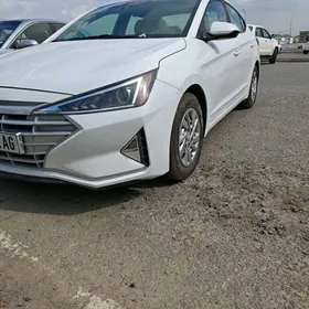 Hyundai Elantra 2020