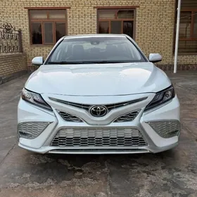 Toyota Camry 2020