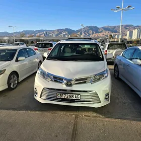 Toyota Sienna 2019