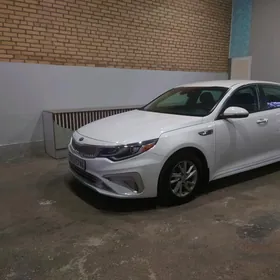 Kia Optima 2019