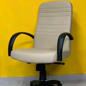 Кожа кресло.Koza kreslo