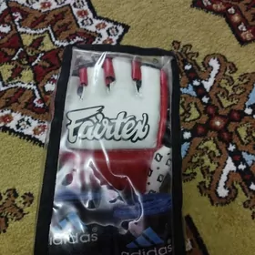 боксерские перчатки плюс бинты