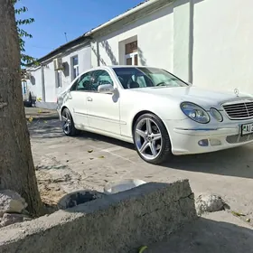 Mercedes-Benz E320 2004