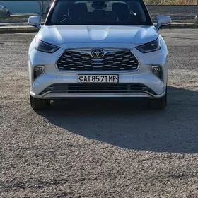 Toyota Highlander 2022