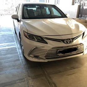 Toyota Camry 2022