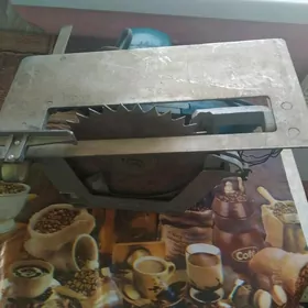 Циркулярная пила СССР в масле