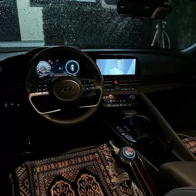 Hyundai Elantra 2023