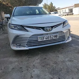 Toyota Camry 2020