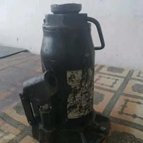 Домкрат гидравлический 12 тон