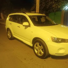 Mitsubishi Outlander 2010