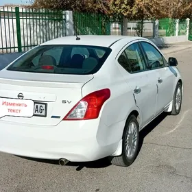 Nissan Versa 2011