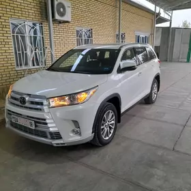 Toyota Highlander 2019