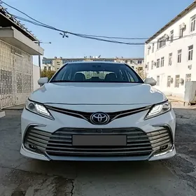 Toyota Camry 2023