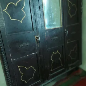 satlyk gadymy mebeller