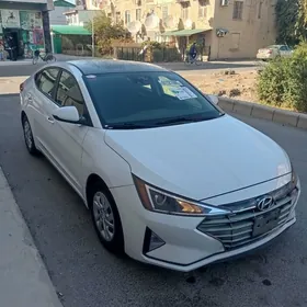 Hyundai Elantra 2020