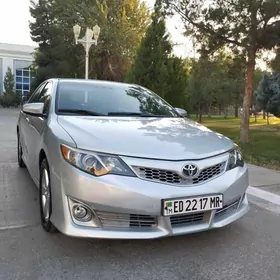 Toyota Camry 2013