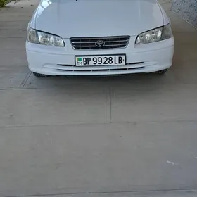 Toyota Camry 2001