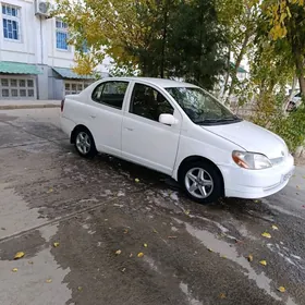 Toyota Echo 2000