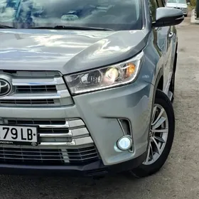 Toyota Highlander 2018