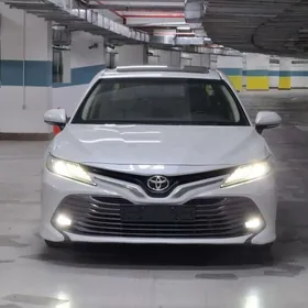 Toyota Camry 2018