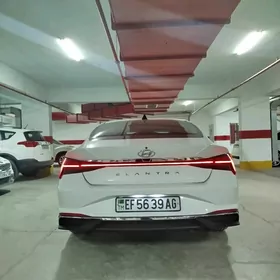 Hyundai Elantra 2021