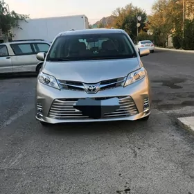 Toyota Sienna 2014