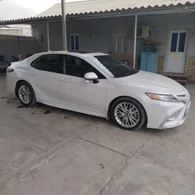 Toyota Camry 2018
