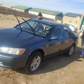 Toyota Camry 2001