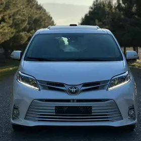 Toyota Sienna 2019