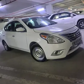 Nissan Versa 2015